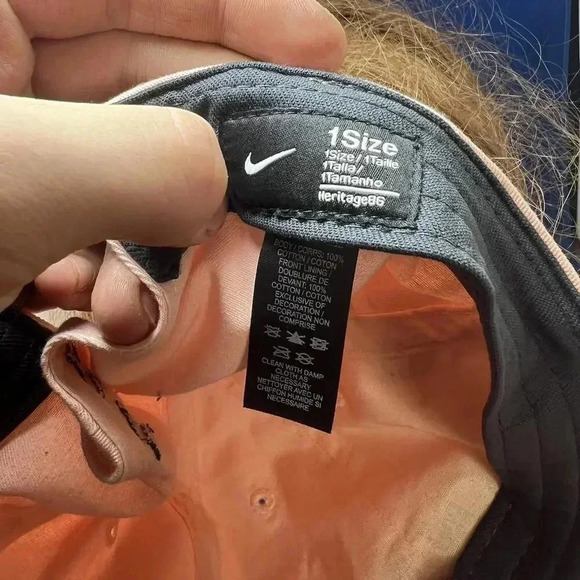 Nike Embroidered Pink Cap - Vintage Style - Picture 6 of 6